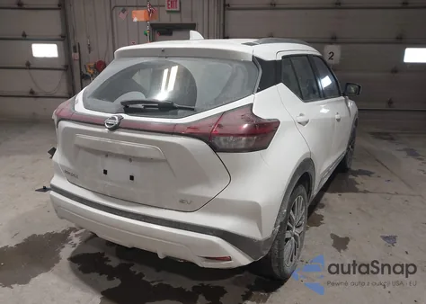 2021 Nissan Kicks Sv Xtronic Cvt z USA, uszkodzony, nr VIN 3N1CP5CV4ML532229